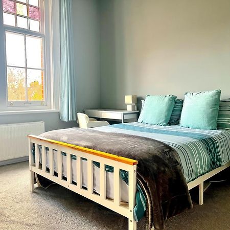 Lovely 2 Bed 2 Bath Flat With Free Parking プール エクステリア 写真
