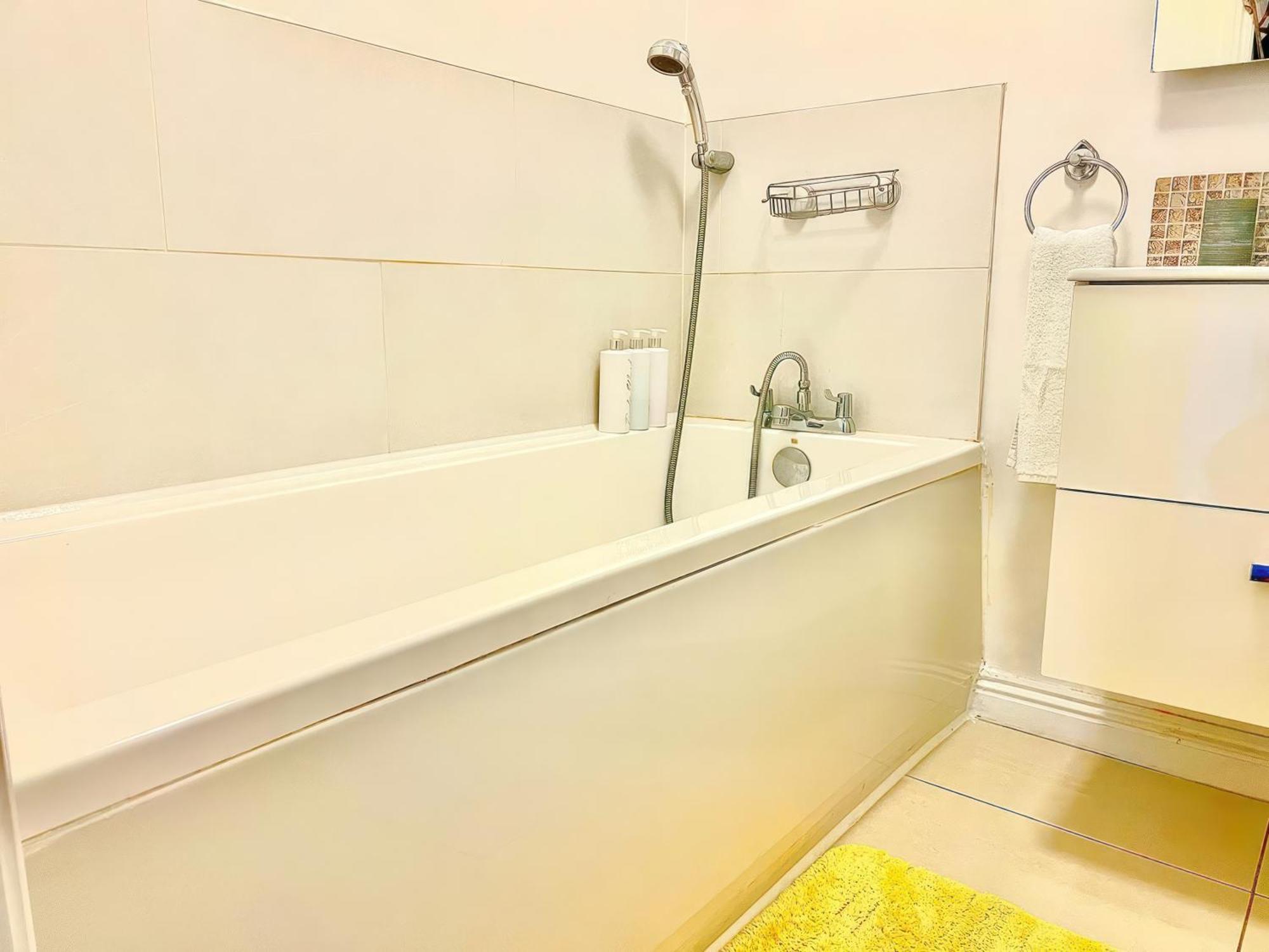 Lovely 2 Bed 2 Bath Flat With Free Parking プール エクステリア 写真