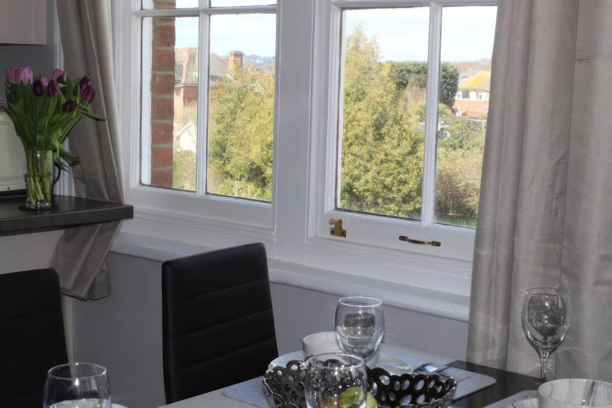 Lovely 2 Bed 2 Bath Flat With Free Parking プール エクステリア 写真