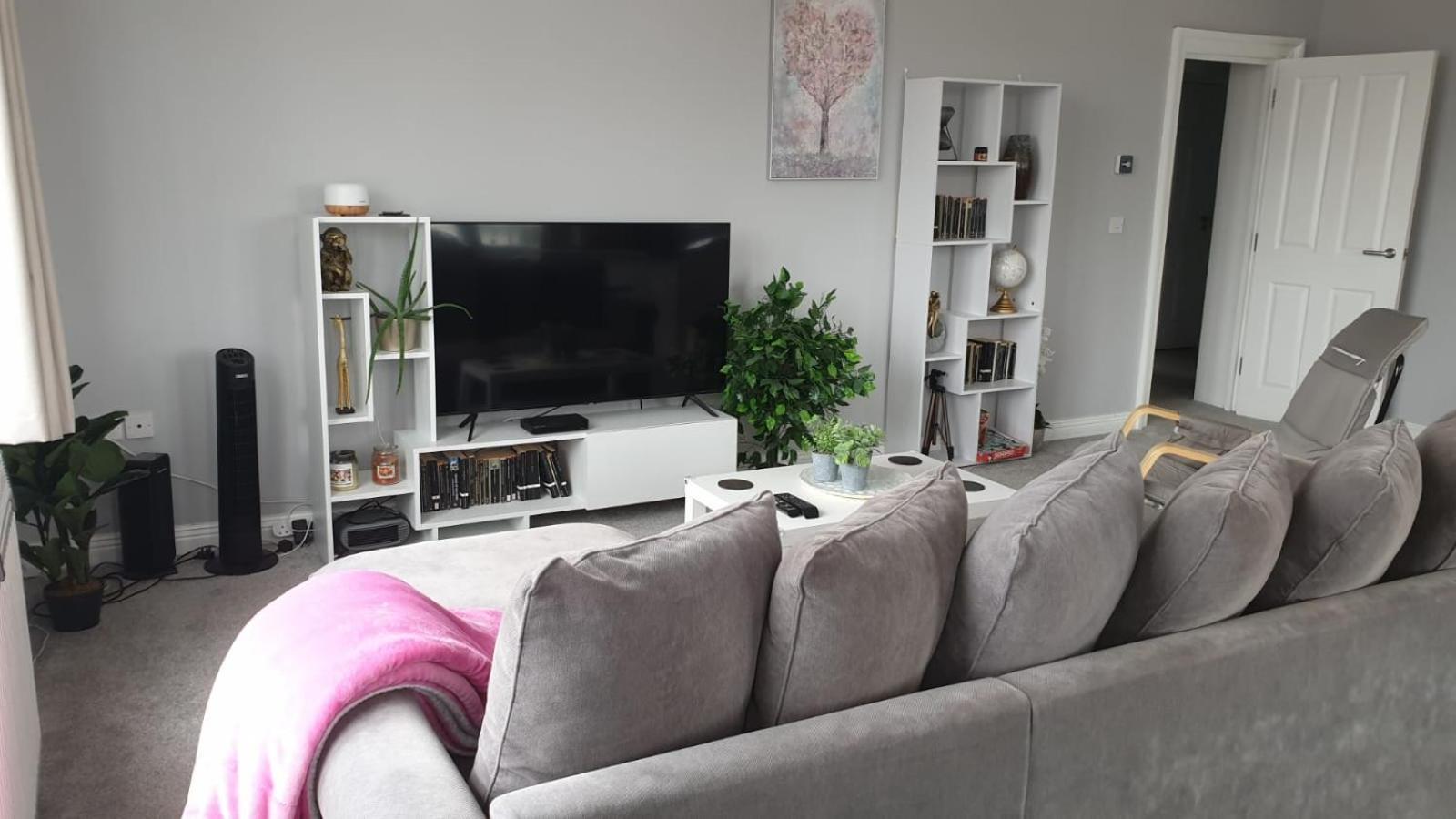 Lovely 2 Bed 2 Bath Flat With Free Parking プール エクステリア 写真