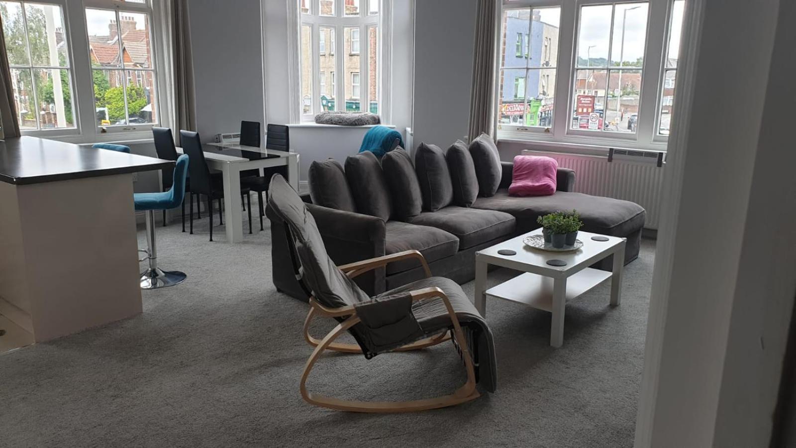 Lovely 2 Bed 2 Bath Flat With Free Parking プール エクステリア 写真